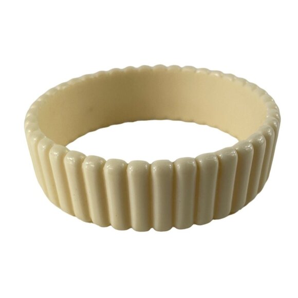 Vintage Cream Ribbed Bakelite Bangle Bracelet Jewelry Accessory - Picture 5 of 8